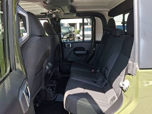 Used 2021 Jeep Gladiator Sport AWD/4WD image 10