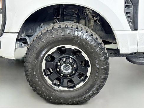 Used 2025 Ford F250 Lariat w/ Tremor Off-Road Package AWD/4WD image 30