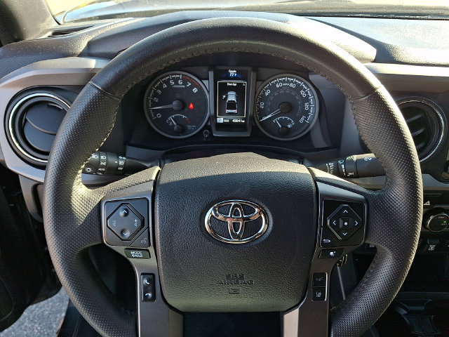 Used 2023 Toyota Tacoma TRD Off-Road w/ Technology Package AWD/4WD image 16