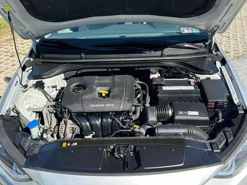 Used 2017 Hyundai Elantra SE FWD image 22