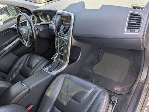 Used 2014 Volvo XC60 T6 AWD/4WD image 21