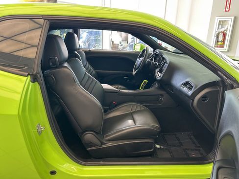 Used 2019 Dodge Challenger SRT Hellcat Redeye image 44