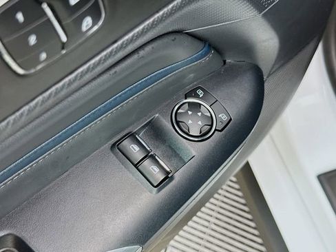 Used 2025 Ford Mustang GT Premium image 18