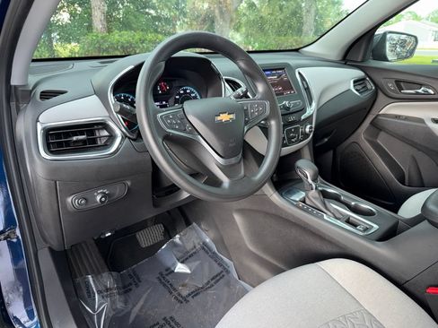 Used 2022 Chevrolet Equinox LS w/ LPO, Chrome Package FWD image 17