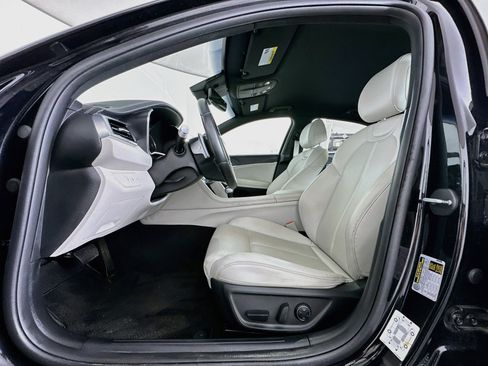 Used 2025 Genesis G70 2.5T RWD image 13