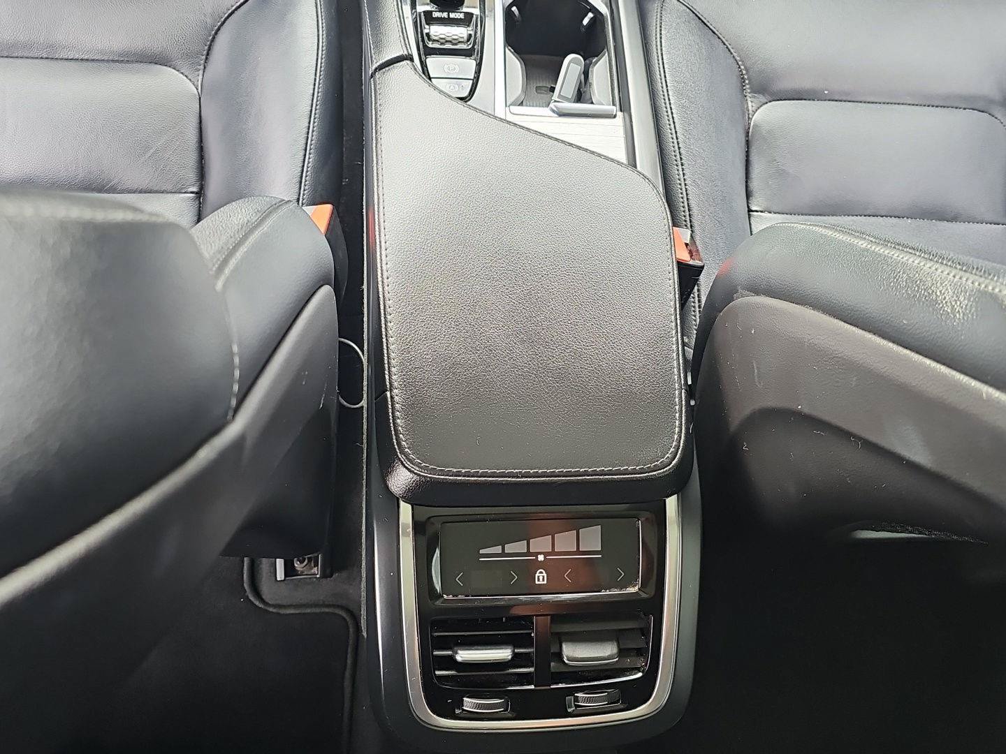 Used 2021 Volvo XC90 T5 Momentum w/ Climate Package FWD image 13