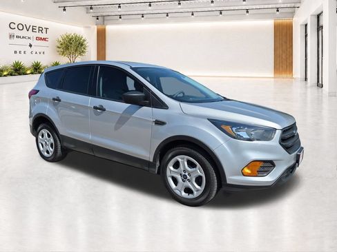 Used 2019 Ford Escape S FWD image 1