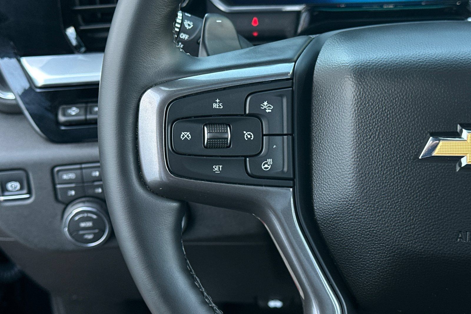 Used 2026 Chevrolet Silverado 1500 High Country w/ Technology Package AWD/4WD image 32