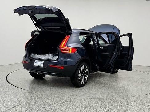 New 2026 Volvo XC40 B5 Ultra w/ Protection Package Premier AWD/4WD image 11