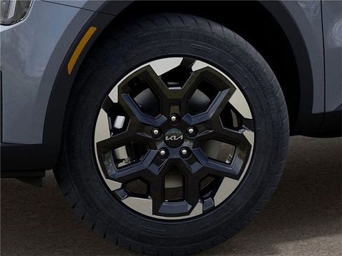 Certified 2025 Kia Sorento S w/ Panoramic Sunroof Package image 9