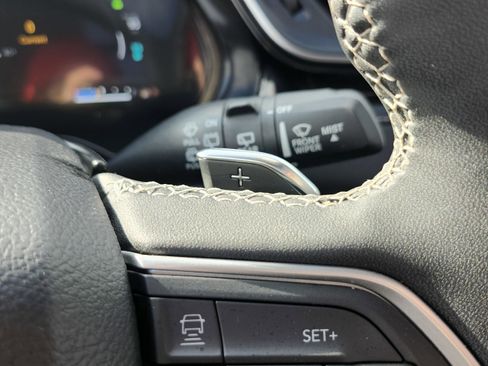 Used 2023 Jeep Grand Cherokee 4WD 4xe image 13