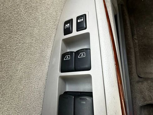 Used 2004 Nissan Maxima 3.5 SL w/ Driver Preferred Pkg image 27