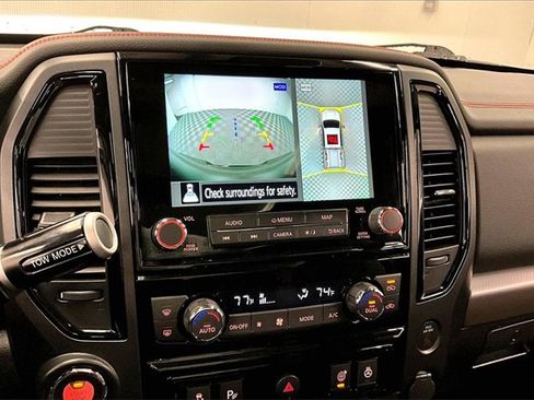 Used 2024 Nissan Titan PRO-4X w/ Pro-4x Convenience Package image 26