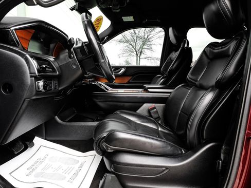 Used 2019 Lincoln Navigator Select w/ Technology Package image 33