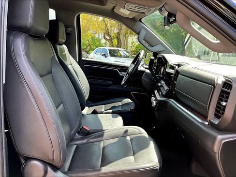 Used 2025 GMC Sierra 1500 SLT image 9