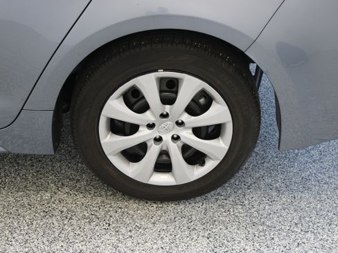 Used 2025 Toyota Corolla LE FWD image 10