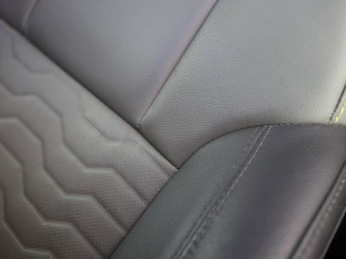 Used 2024 Chevrolet Silverado 2500 ZR2 w/ Technology Package image 41