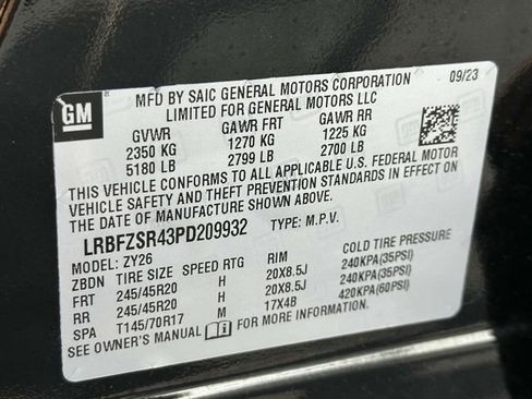 Used 2023 Buick Envision Avenir image 31