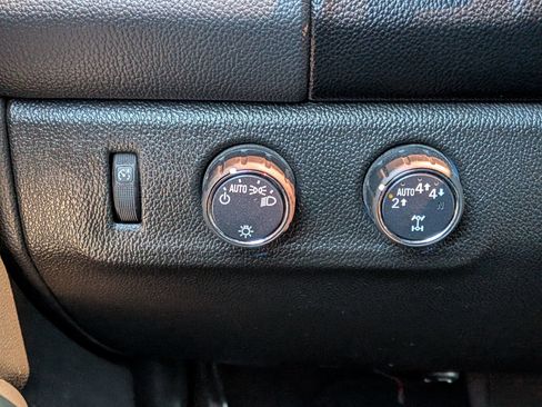 Used 2019 Chevrolet Colorado LT AWD/4WD image 18