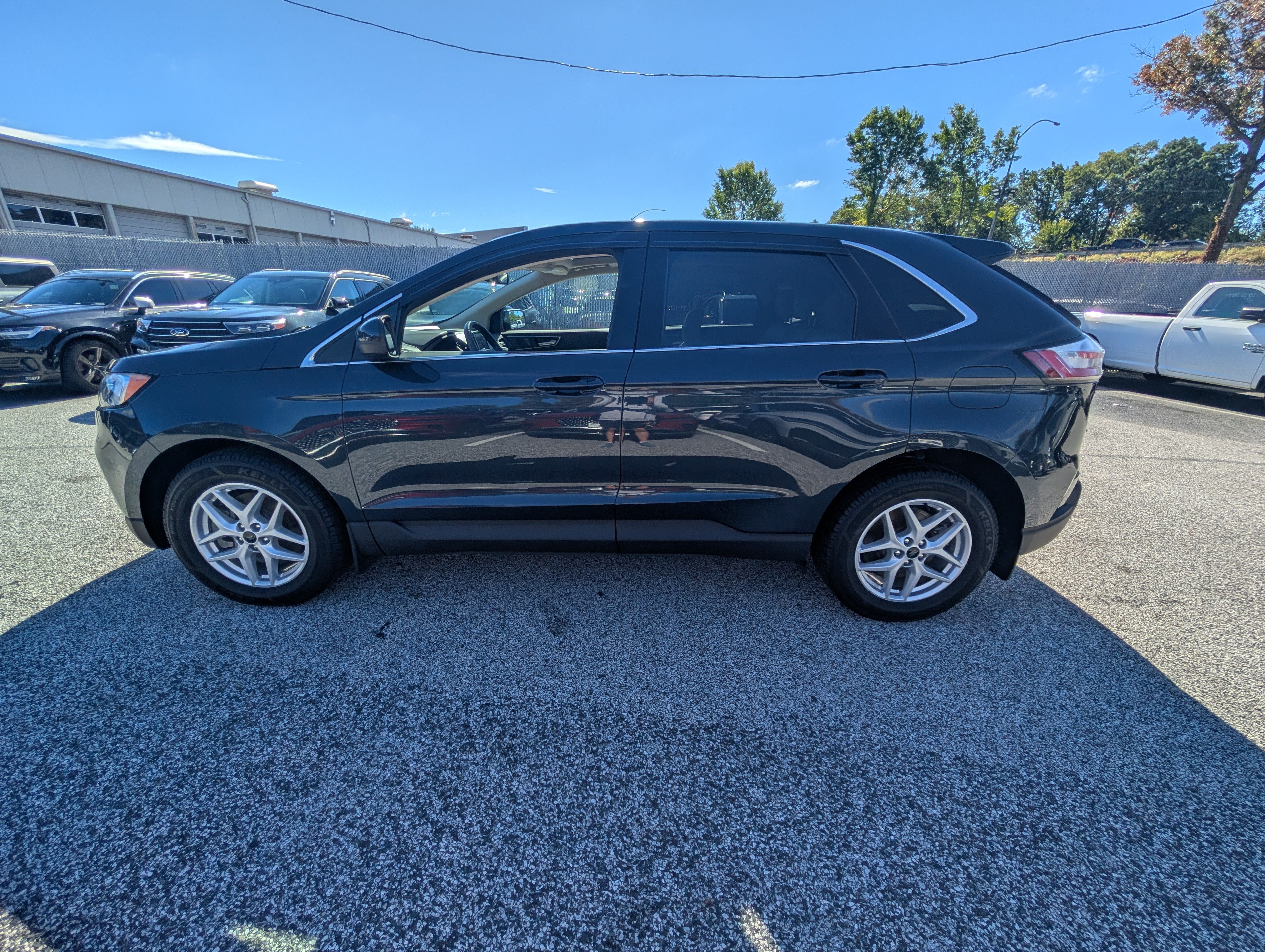 Certified 2023 Ford Edge SEL w/ Convenience Package AWD/4WD image 3