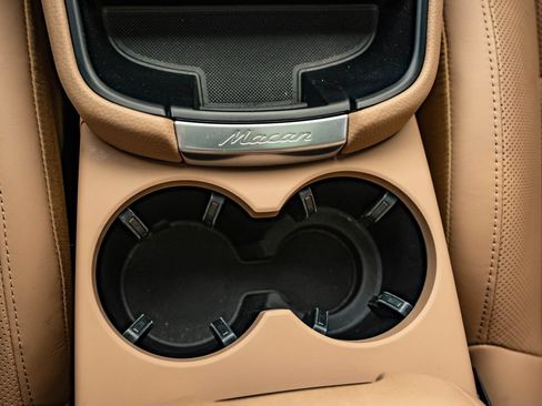 Certified 2023 Porsche Macan S AWD/4WD image 44
