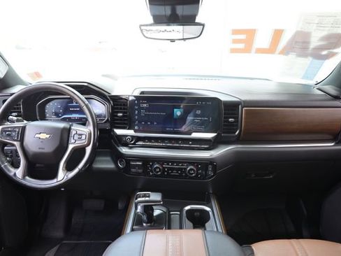 Certified 2023 Chevrolet Silverado 1500 High Country w/ High Country Premium Package AWD/4WD image 12