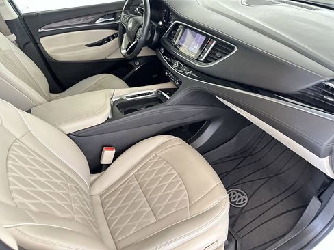 Used 2022 Buick Enclave Avenir w/ Avenir Technology Package image 41
