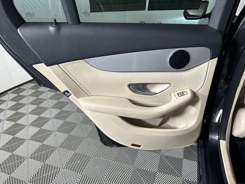 Certified 2022 Mercedes-Benz GLC 300 w/ Premium Package Lite image 24