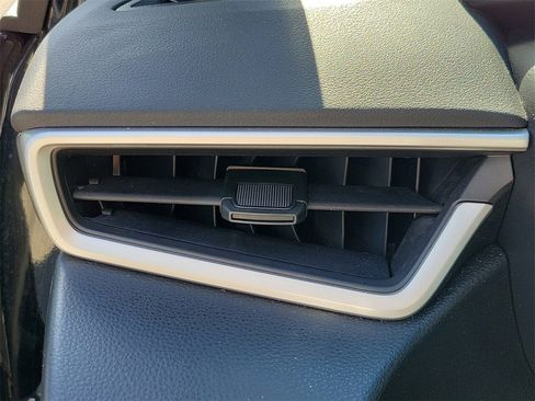 Used 2025 Toyota Corolla LE image 30