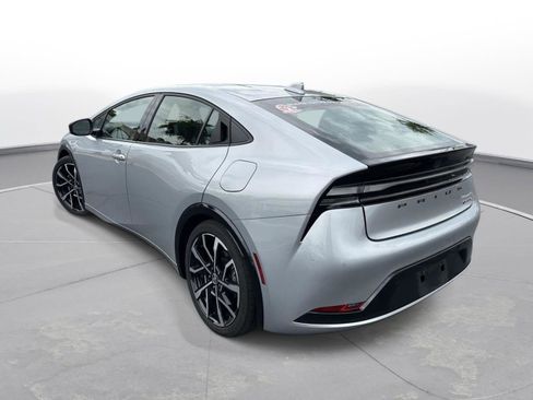 Used 2025 Toyota Prius Plug-In Hybrid FWD image 8