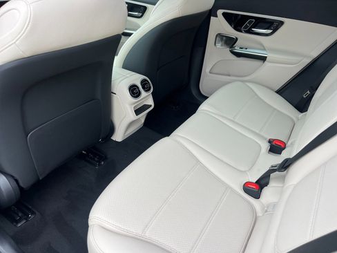 New 2026 Mercedes-Benz GLC 300 4MATIC image 4