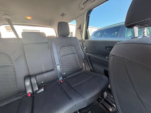 Used 2025 Nissan Pathfinder SV AWD/4WD image 40