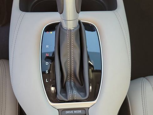 Certified 2024 Honda HR-V EX-L image 30