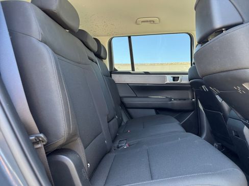 Used 2025 Hyundai Santa Fe SE FWD image 18