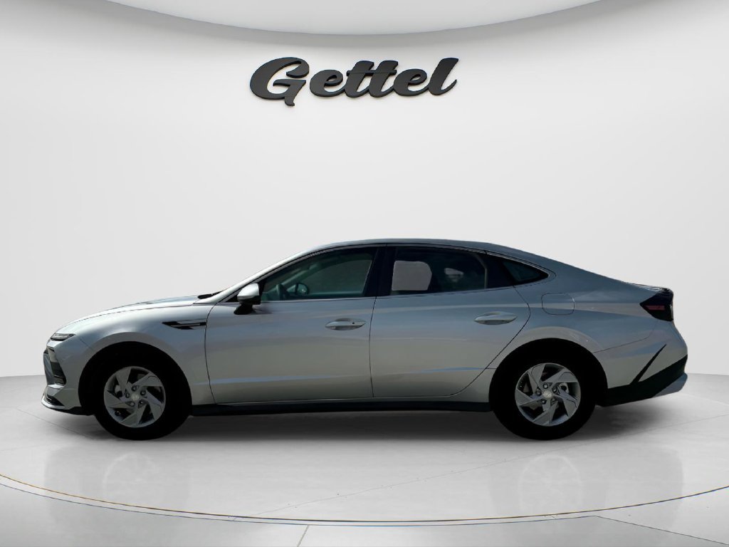 Certified 2025 Hyundai Sonata SE FWD image 3