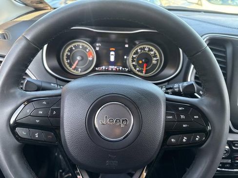 Used 2023 Jeep Cherokee Altitude Lux image 27