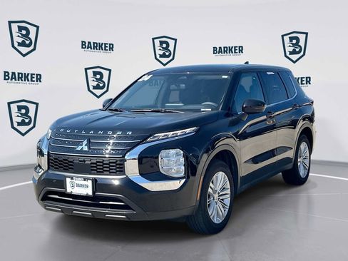 Used 2024 Mitsubishi Outlander ES AWD/4WD image 1
