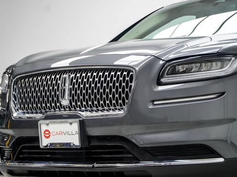 Used 2023 Lincoln Nautilus Reserve AWD/4WD image 2