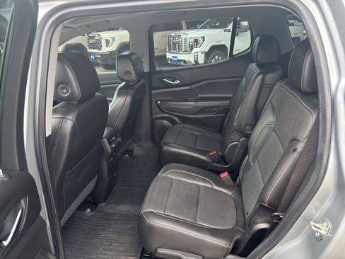 Used 2023 GMC Acadia SLT w/ Elevation Edition FWD image 10