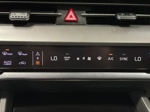 Used 2025 Kia Sportage SX Prestige image 18