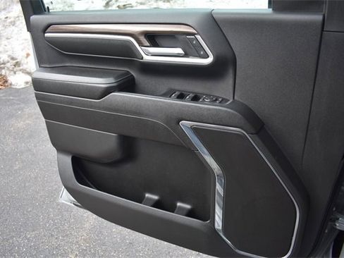 Used 2024 Chevrolet Silverado 2500 LT w/ Z71 Sport Edition image 32