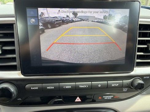 Used 2025 Hyundai Venue SEL FWD image 27