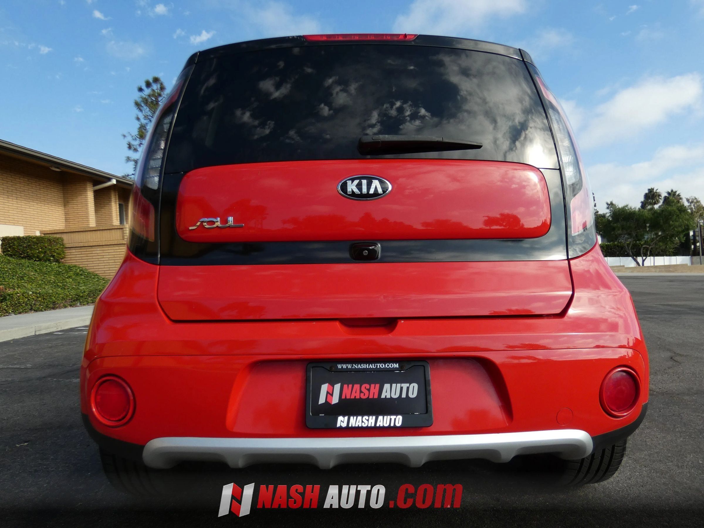 Used 2018 Kia Soul + FWD image 10