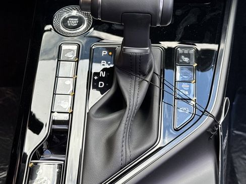 New 2025 Kia Niro EX Touring image 14