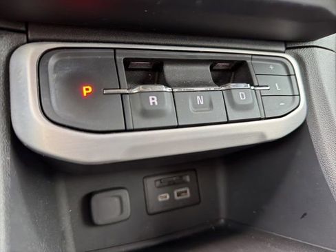 Used 2023 GMC Acadia SLT w/ Preferred Package image 36