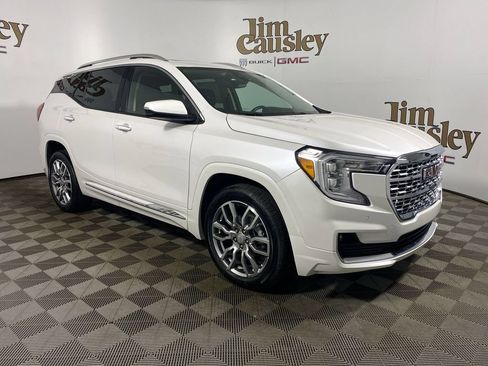 Used 2022 GMC Terrain Denali AWD/4WD image 1