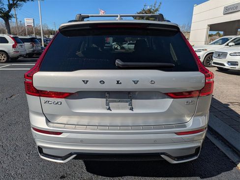 Used 2023 Volvo XC60 B5 Ultimate w/ Climate Package image 5