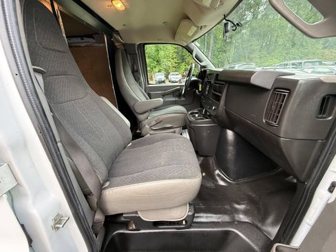 Used 2021 GMC Savana 2500 w/ Driver Convenience Package RWD image 21