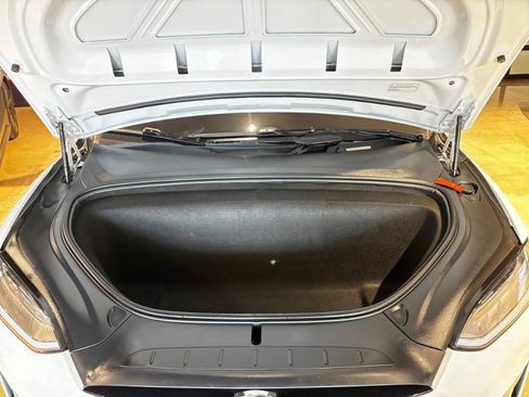 Used 2022 Tesla Model X Long Range image 4