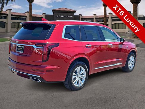 Used 2023 Cadillac XT6 Luxury FWD image 7